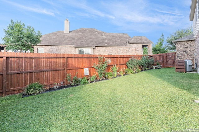 12338 Belfort Pt, Schertz, TX 78154 - view of yard featuring central AC unit