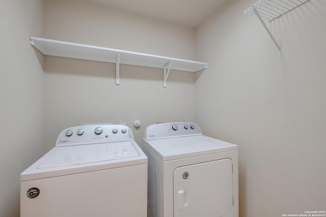 173 Kildeer Crk, San Antonio, TX 78253 - laundry room featuring washing machine and clothes dryer