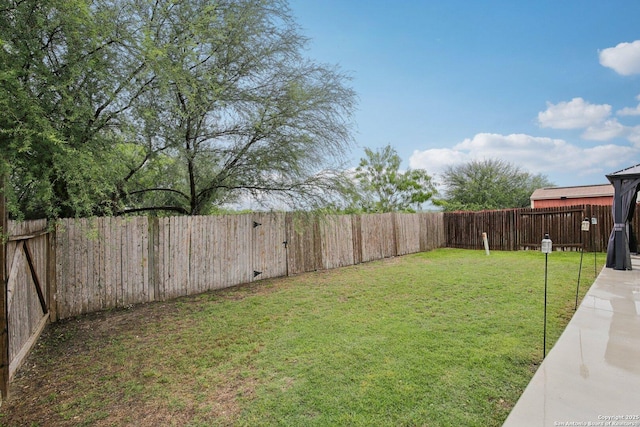 7938 Sterling Mnr, Converse, TX 78109 - view of yard