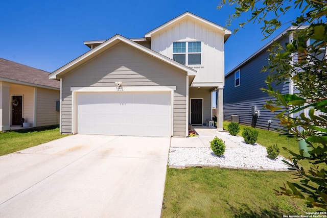 14407 Elkhorn Crst, San Antonio, TX 78253 - traditional-style home featuring board and batten siding, an attached garage, and concrete driveway