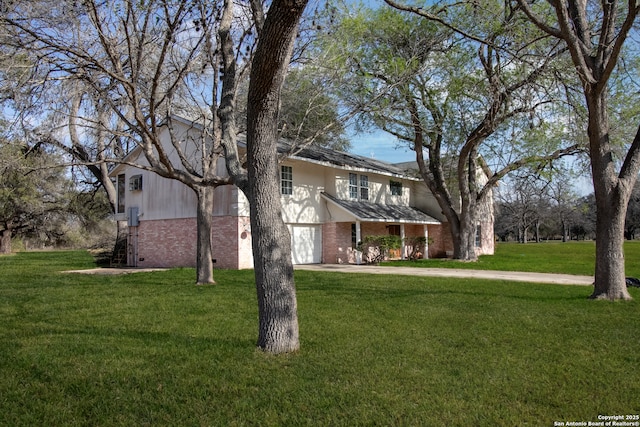 7 Glen Cove Dr, Seguin, TX 78155 - view of front of property featuring brick siding, concrete driveway, and a front lawn