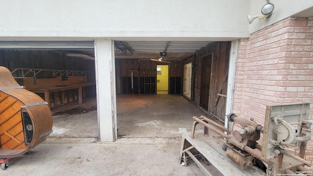 7 Glen Cove Dr, Seguin, TX 78155 - misc room featuring concrete floors