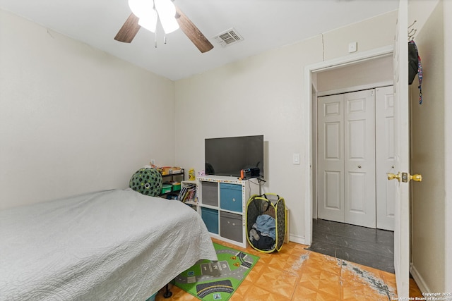 bedroom with a ceiling fan