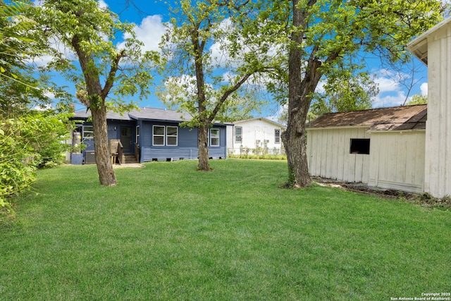 1144 Denver, San Antonio, TX 78210 - view of green lawn