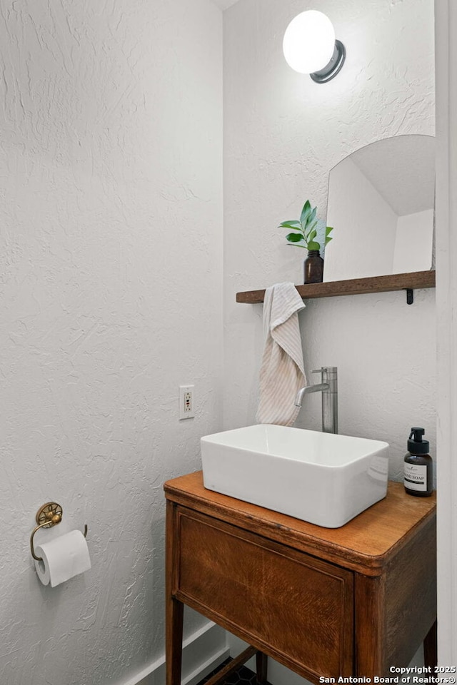 306 Chaparral Crk, Boerne, TX 78006 - bathroom with vanity