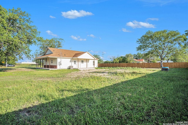 1615 N Guadalupe, Seguin, TX 78155 - view of yard featuring a patio area