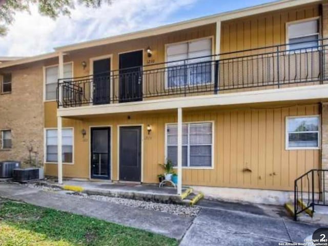 923 Vance Jackson Unit 1210, San Antonio, TX 78201 - view of property with central AC