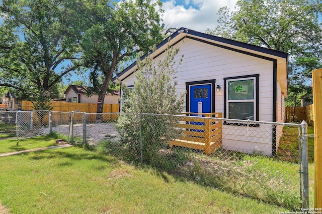 2120 San Fernando, San Antonio, TX 78207 - view of front of property