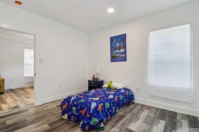 2120 San Fernando, San Antonio, TX 78207 - bedroom featuring wood finished floors, baseboards, and recessed lighting