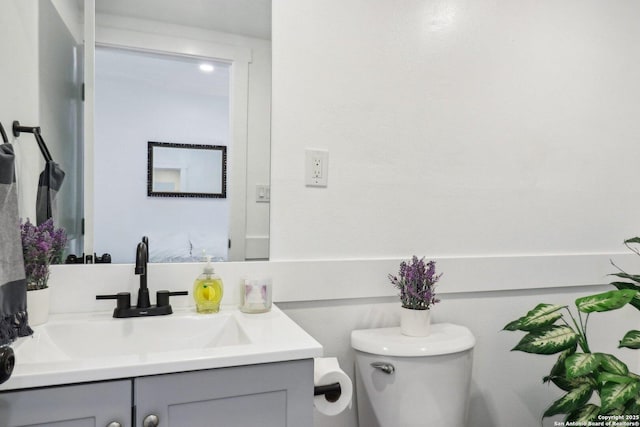 2120 San Fernando, San Antonio, TX 78207 - half bath featuring vanity and toilet