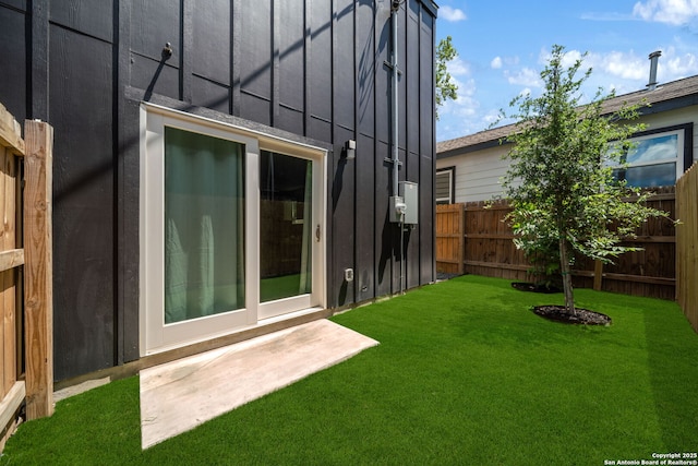 1102 S Gevers St, San Antonio, TX 78210 - view of yard