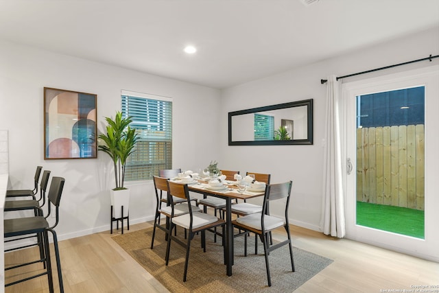 1108 S Gevers St, San Antonio, TX 78203 - dining room featuring light wood-type flooring, baseboards, and recessed lighting