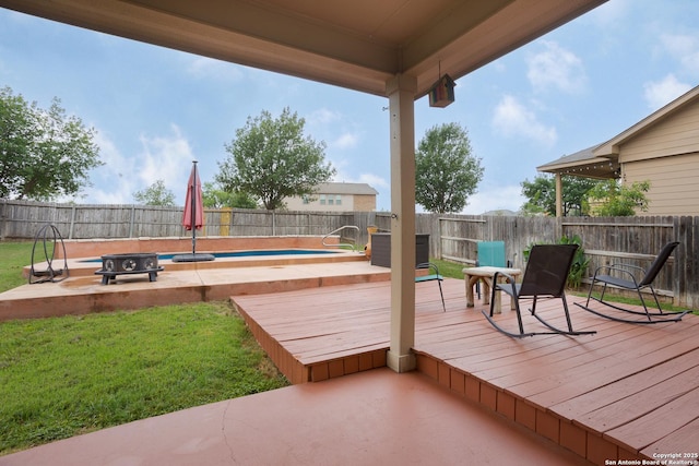 1026 Dogleg Right, San Antonio, TX 78221 - wooden deck featuring a jacuzzi