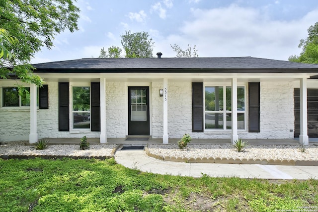 5515 Rolling Rdg, San Antonio, TX 78228 - view of front of house with covered porch and roof with shingles