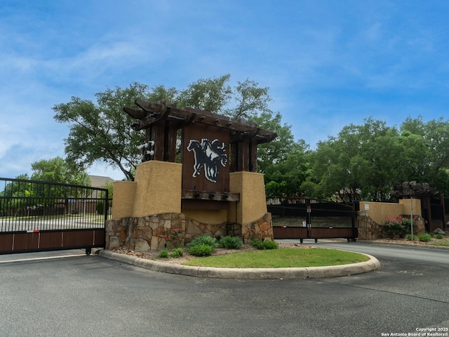 15342 Fort Marcy, San Antonio, TX 78245 - community / neighborhood sign featuring a gate