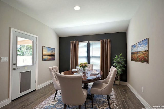 565 Rosemellow, New Braunfels, TX 78132 - dining area with dark wood-style floors, healthy amount of natural light, baseboards, lofted ceiling, and recessed lighting