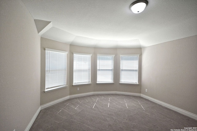 565 Rosemellow, New Braunfels, TX 78132 - unfurnished room with carpet and baseboards