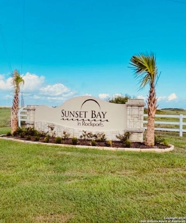 103 Dockside Dr, Rockport, TX 78382