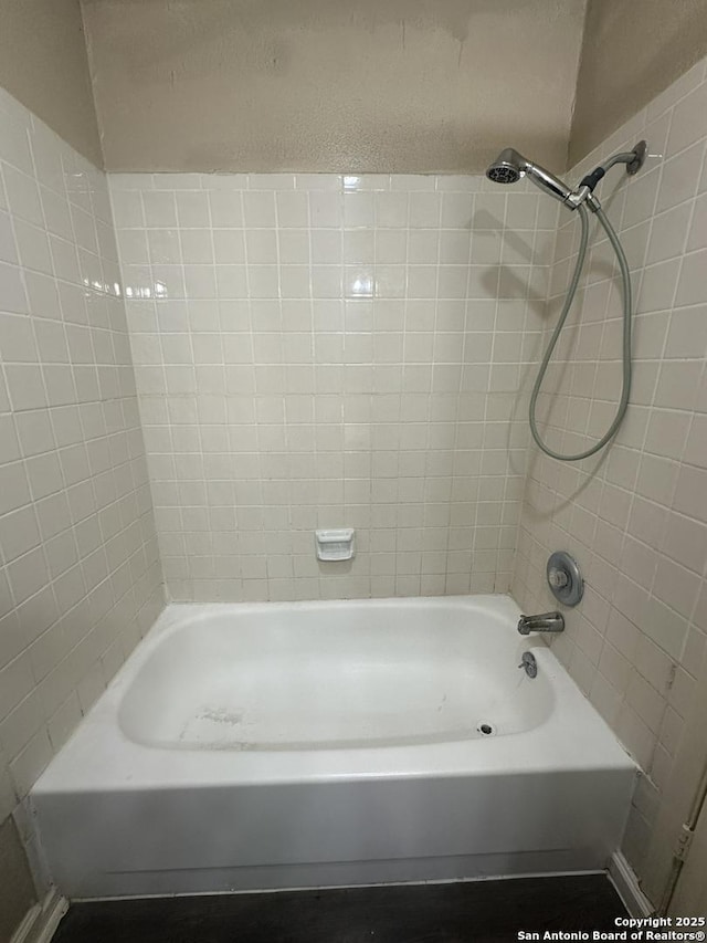 5107 Stockman Dr, San Antonio, TX 78247 - full bath featuring shower / washtub combination