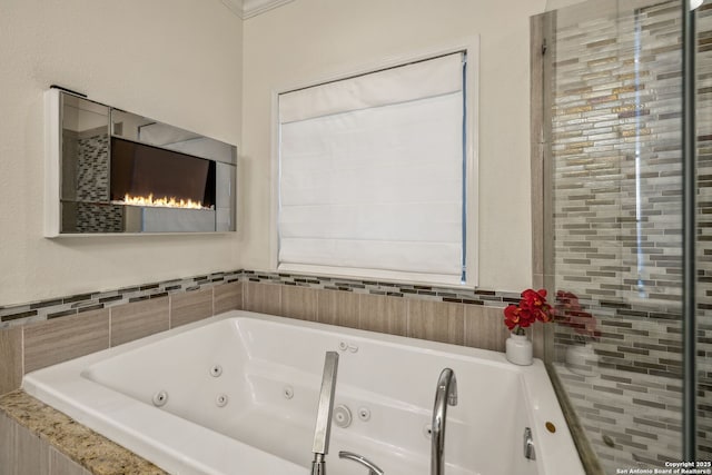 24 Rogers Wood, San Antonio, TX 78248 - full bath featuring a whirlpool tub