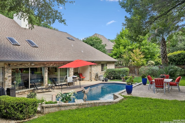 24 Rogers Wood, San Antonio, TX 78248 - view of swimming pool with a patio