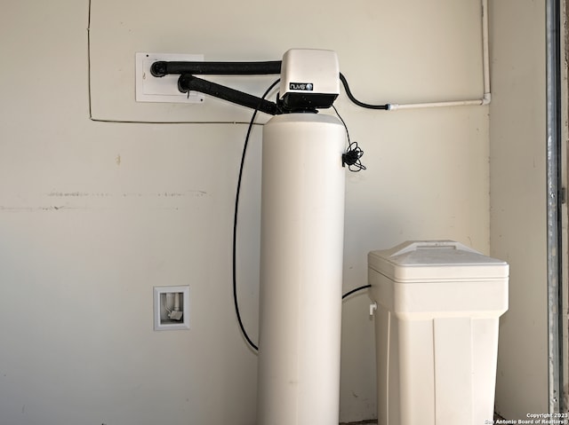 11719 Claudette St, San Antonio, TX 78252 - laundry room with washer hookup