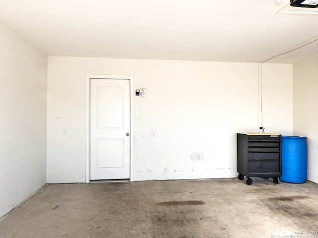 11719 Claudette St, San Antonio, TX 78252 - view of garage