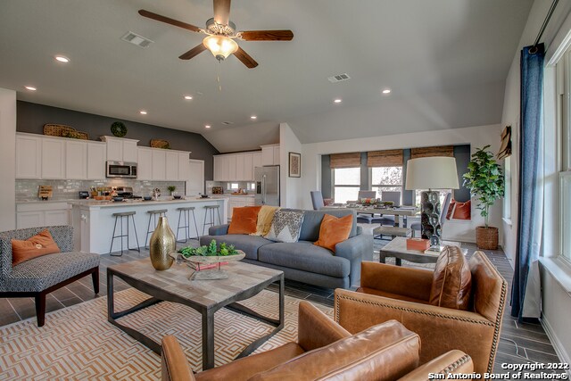 4217 Hampshire Way, San Antonio, TX 78245