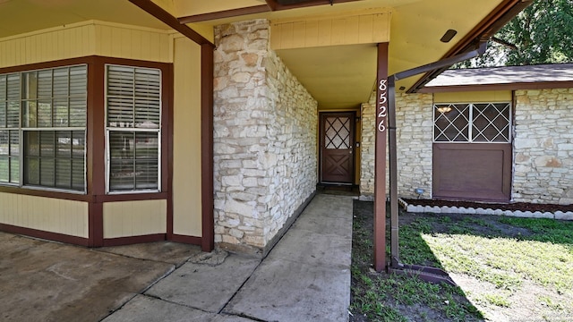 8526 Glen Breeze, San Antonio, TX 78239 - property entrance with stone siding