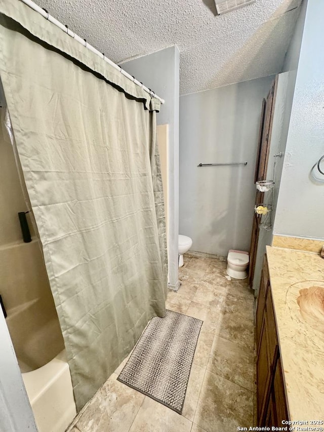 941 Potomac, San Antonio, TX 78202 - full bath featuring toilet, a textured ceiling, and vanity