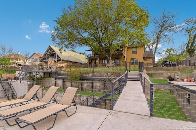 315 E Klein, New Braunfels, TX 78130 - surrounding community with stairway
