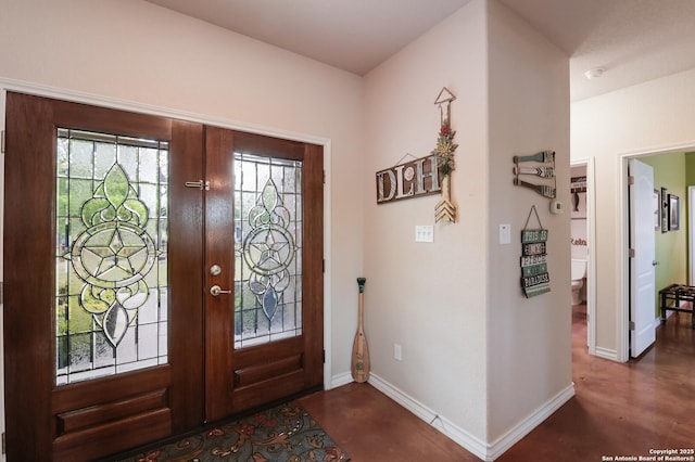 315 E Klein, New Braunfels, TX 78130 - entrance foyer featuring baseboards