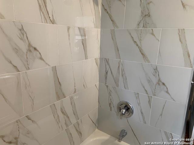 434 Hermine, San Antonio, TX 78212 - bathroom view of  shower combination