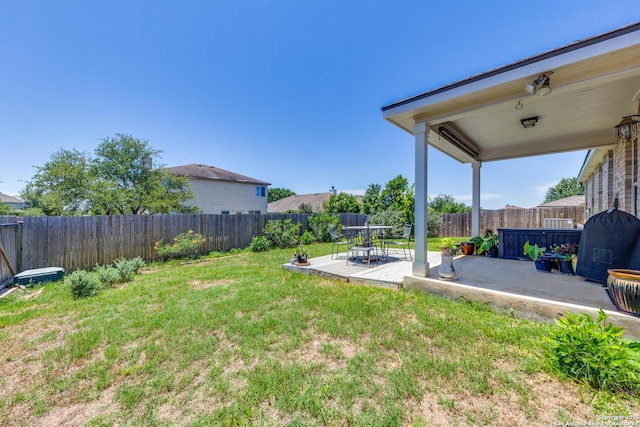 view of yard with a patio area
