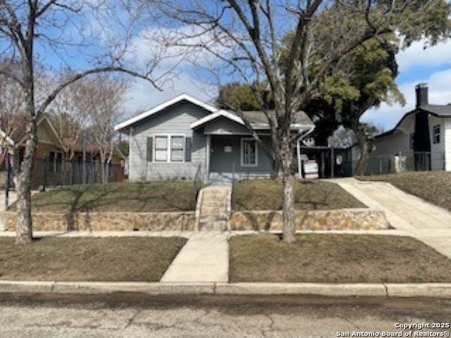 1239 Kayton, San Antonio, TX 78210 - bungalow-style home featuring concrete driveway