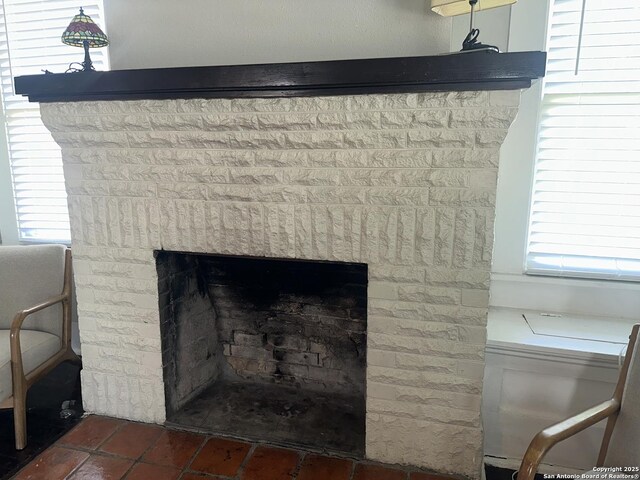 539 Wickes, San Antonio, TX 78210 - detailed view of a fireplace