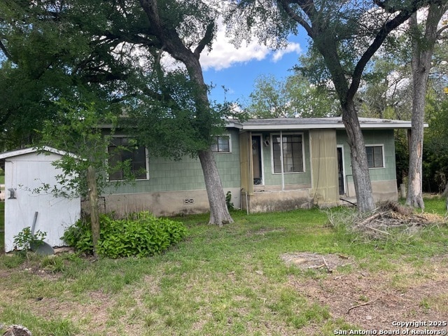 1379 Cedar Elm, New Braunfels, TX 78132 - view of front of house featuring a front lawn