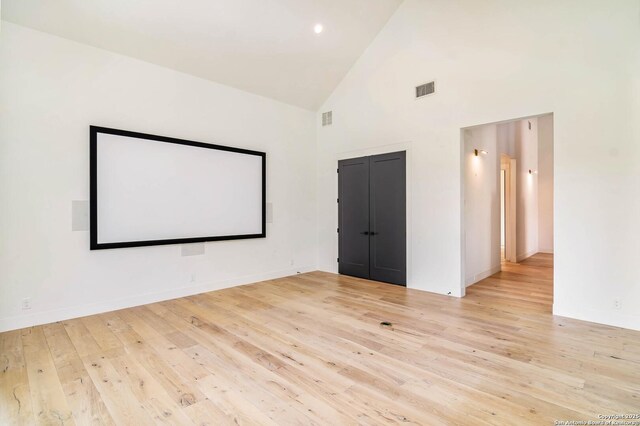 185 Southfield, Boerne, TX 78006 - unfurnished room featuring high vaulted ceiling, wood finished floors, and baseboards