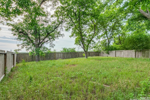 6046 Luckey Run, San Antonio, TX 78252 - view of fenced backyard