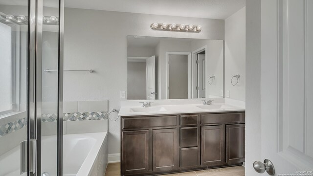 13154 Beals, San Antonio, TX 78253 - full bath with a garden tub and double vanity