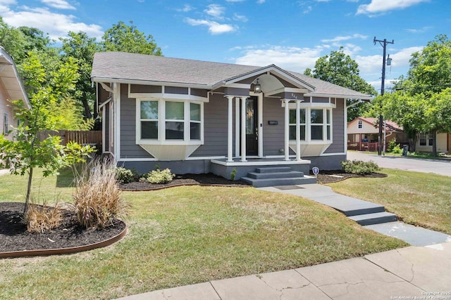 944 Fulton, San Antonio, TX 78201 - bungalow-style house with a shingled roof