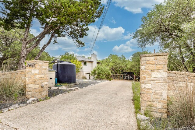 9811 Rebel Queen, San Antonio, TX 78255 - gate with fence