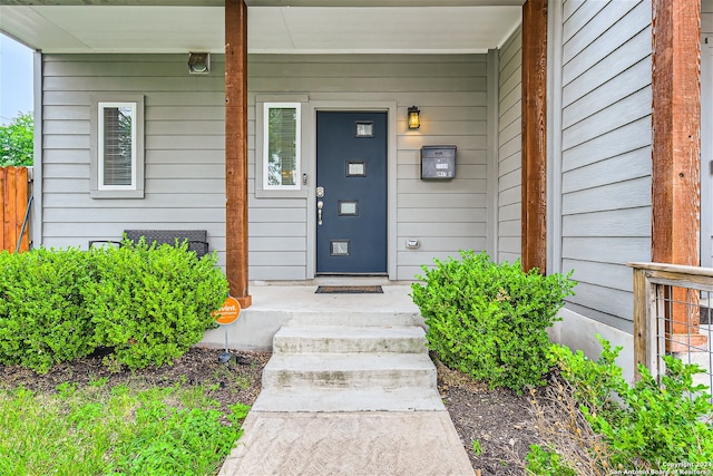 1130 Wyoming St Unit B, San Antonio, TX 78203 - doorway to property with covered porch