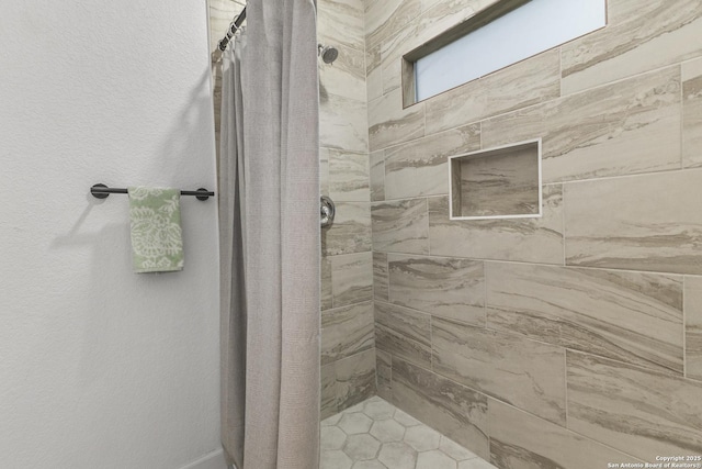 1527 W French Pl, San Antonio, TX 78201 - full bathroom with tiled shower