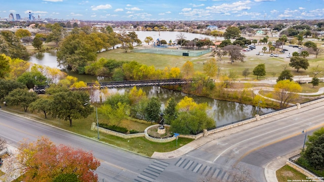 1527 W French Pl, San Antonio, TX 78201 - bird's eye view of a nearby body of water