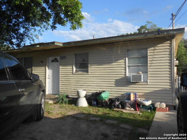 306 Formosa, San Antonio, TX 78221 - view of front of home with cooling unit
