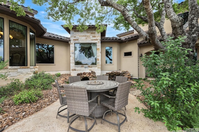 2219 Clubs Dr, Boerne, TX 78006 - view of patio / terrace featuring outdoor dining space