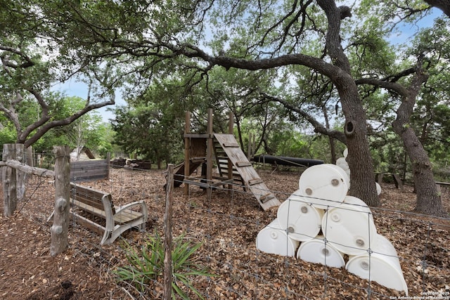 2219 Clubs Dr, Boerne, TX 78006 - view of yard