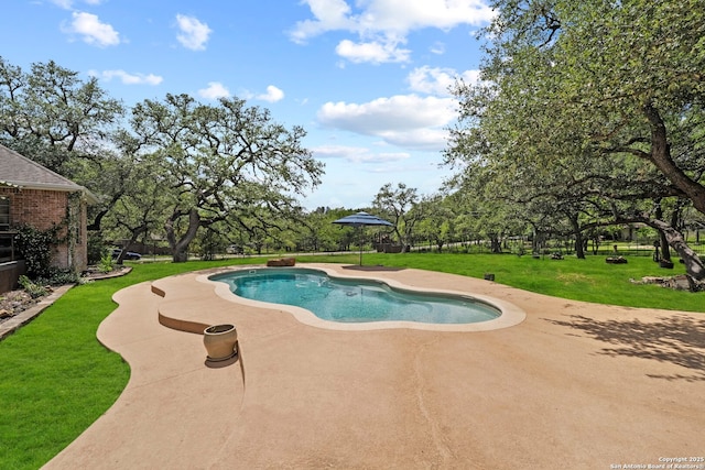 9403 Gardenia Bnd, San Antonio, TX 78266 - outdoor pool featuring a patio area and a yard