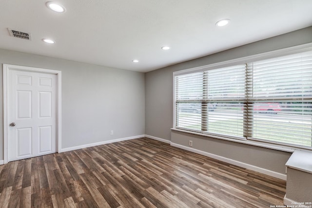 466 Shannon Lee, San Antonio, TX 78216 - empty room featuring wood finished floors, baseboards, and recessed lighting